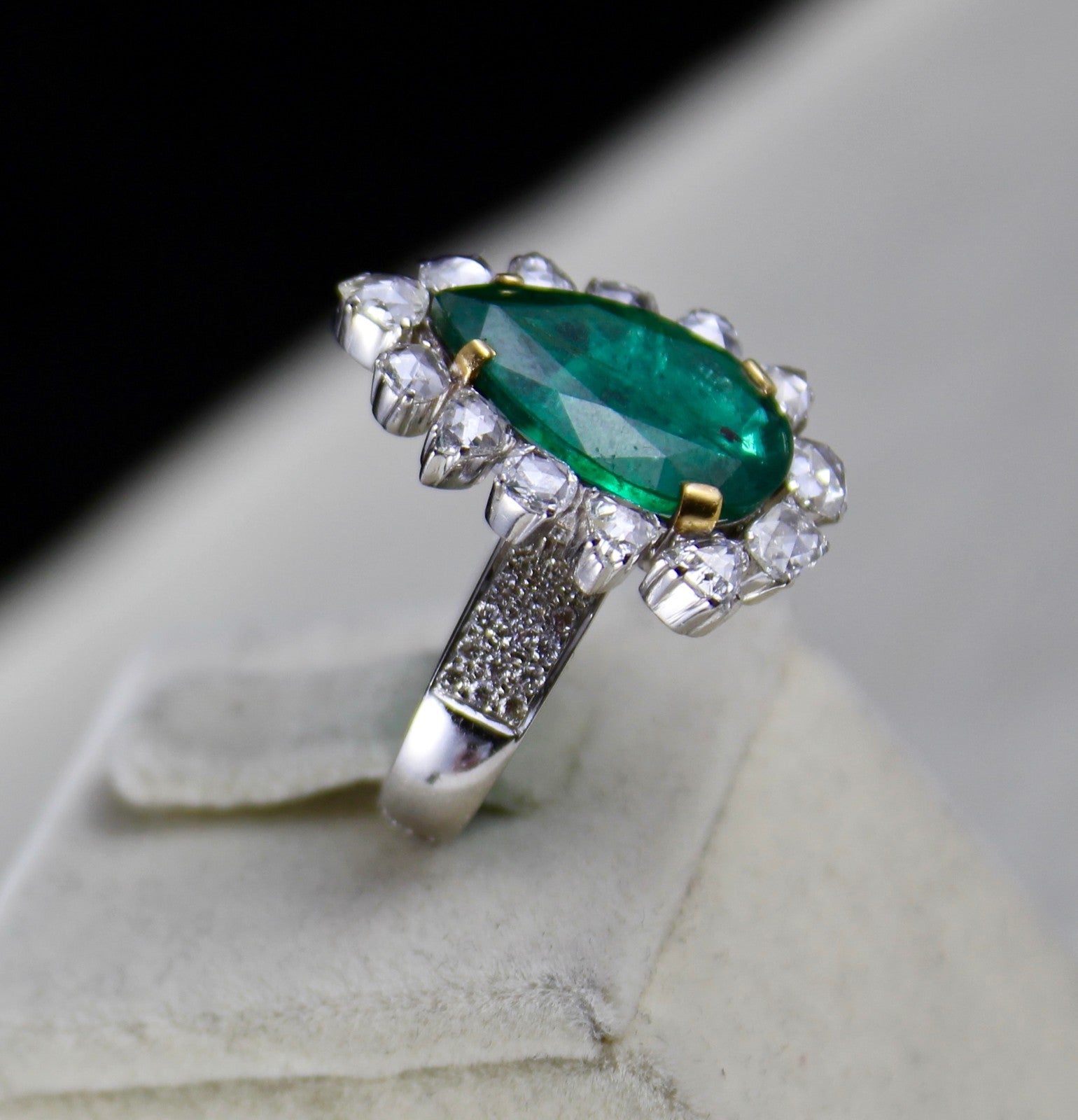 Certified Natural Emerald 57ct Pear Natural Diamond 18k Gold Cocktail Ring