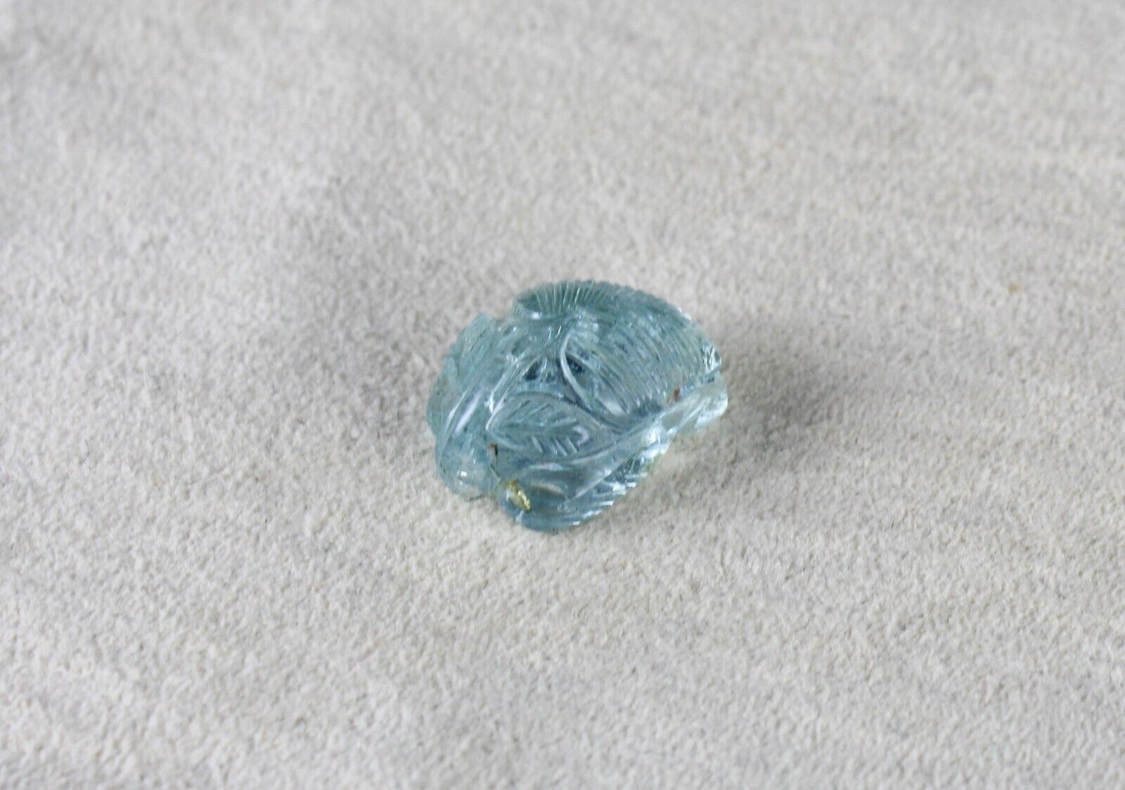 CLASSIC NATURAL BLUE AQUAMARINE CARVED LEAF 12.15 CARATS GEMSTONE PENDANT RING