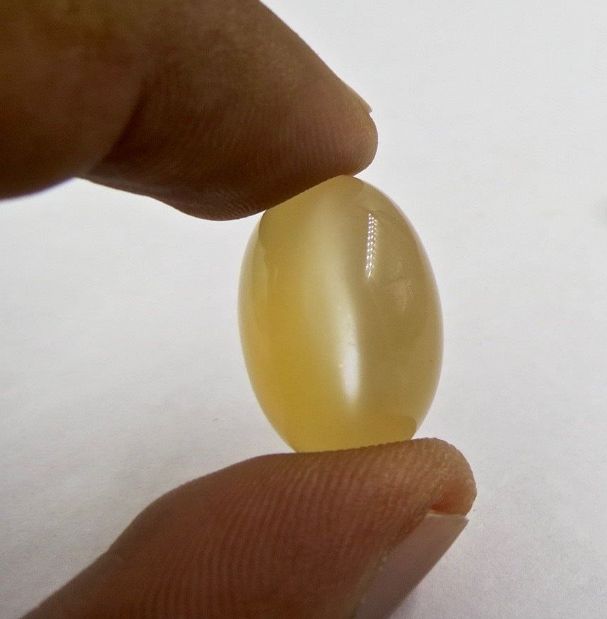 Natural Moonstone 50ct Oval Semi Precious Gemstone For Pendant Or Ring