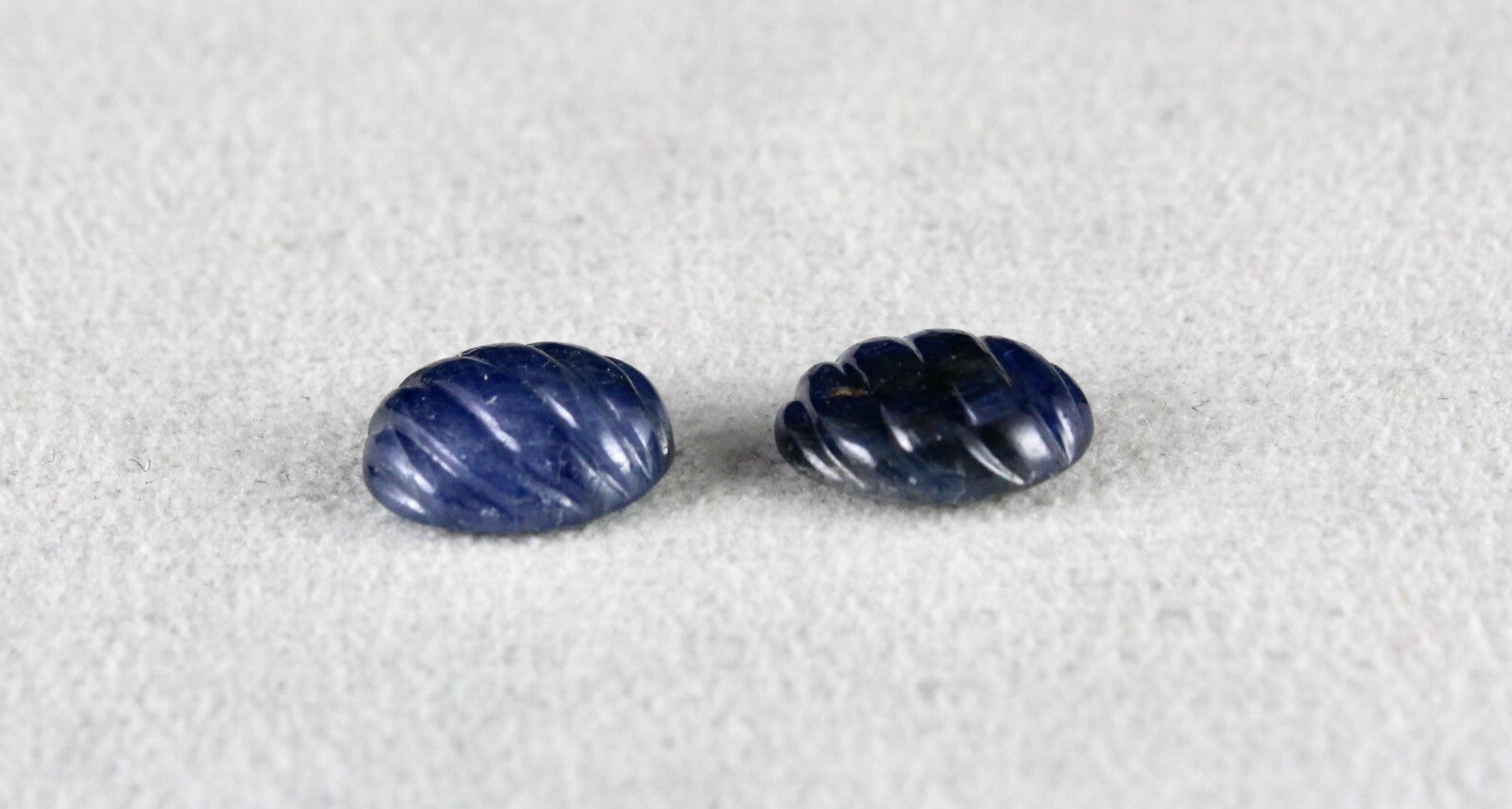 Natural Carved Blue Sapphire 10.90 Ct Oval 2pc Gemstone For Earrings Design