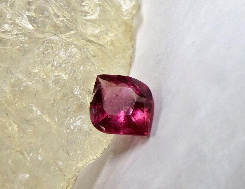 NATURAL PINK TOURMALINE RUBELLITE CUT 4.56 CARATS GEMSTONE FOR RING PENDANT