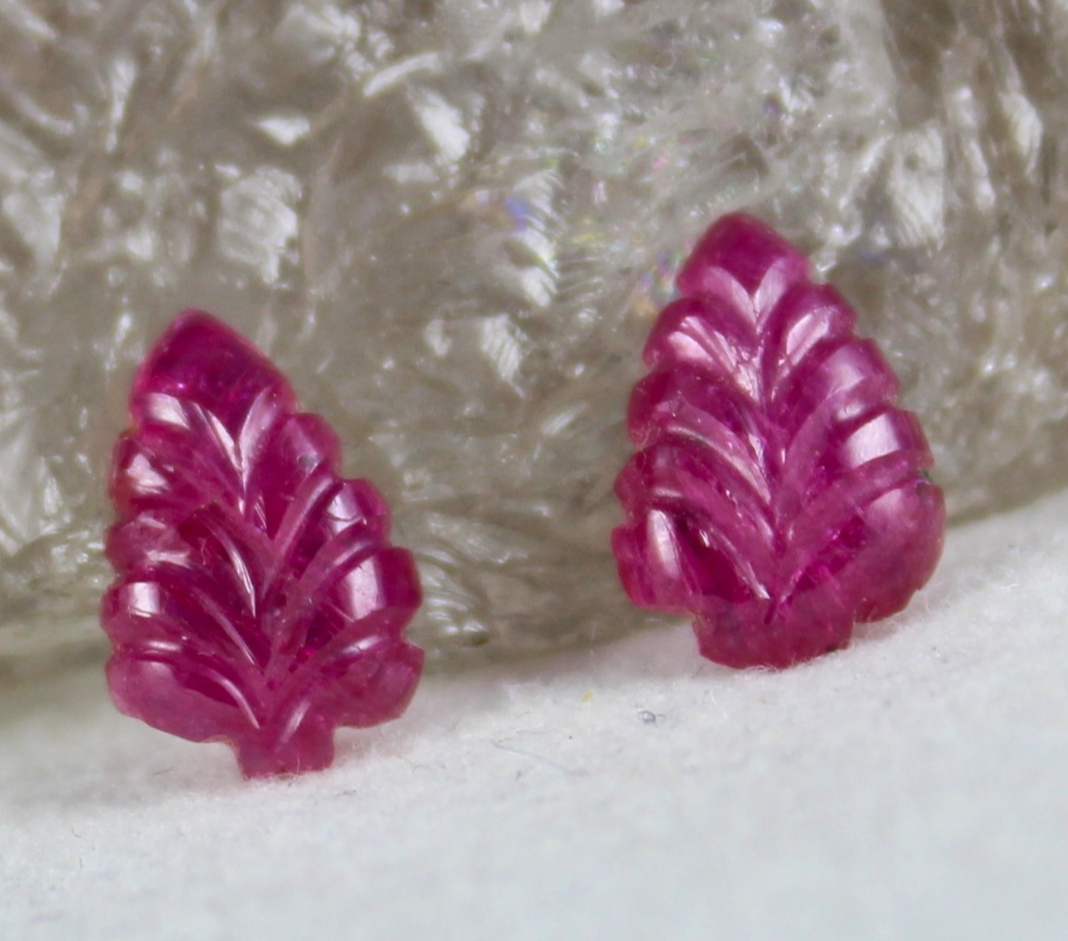 Natural Ruby 4.74 Ct Carved Leaves Loose Gemstone For Earring Design