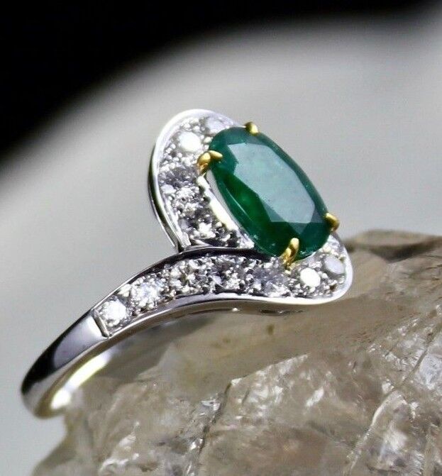 NATURAL ZAMBIAN EMERALD OVAL 1.50 CARATS GEMSTONE DIAMOND 18K GOLD LADIES RING