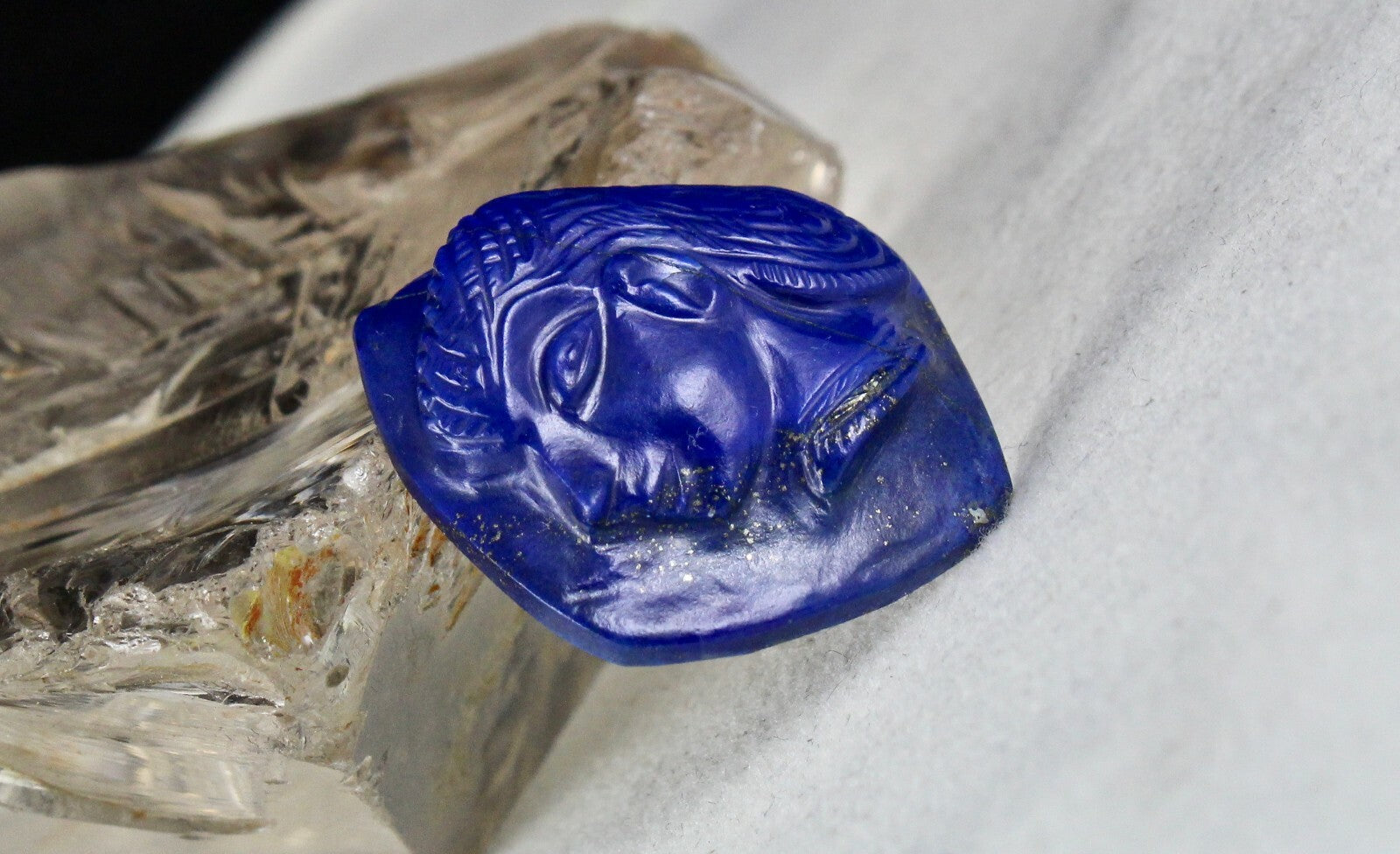 Natural Lapis Lazuli 45.28ct Carved 32mm Gemstone For Designing Pendant