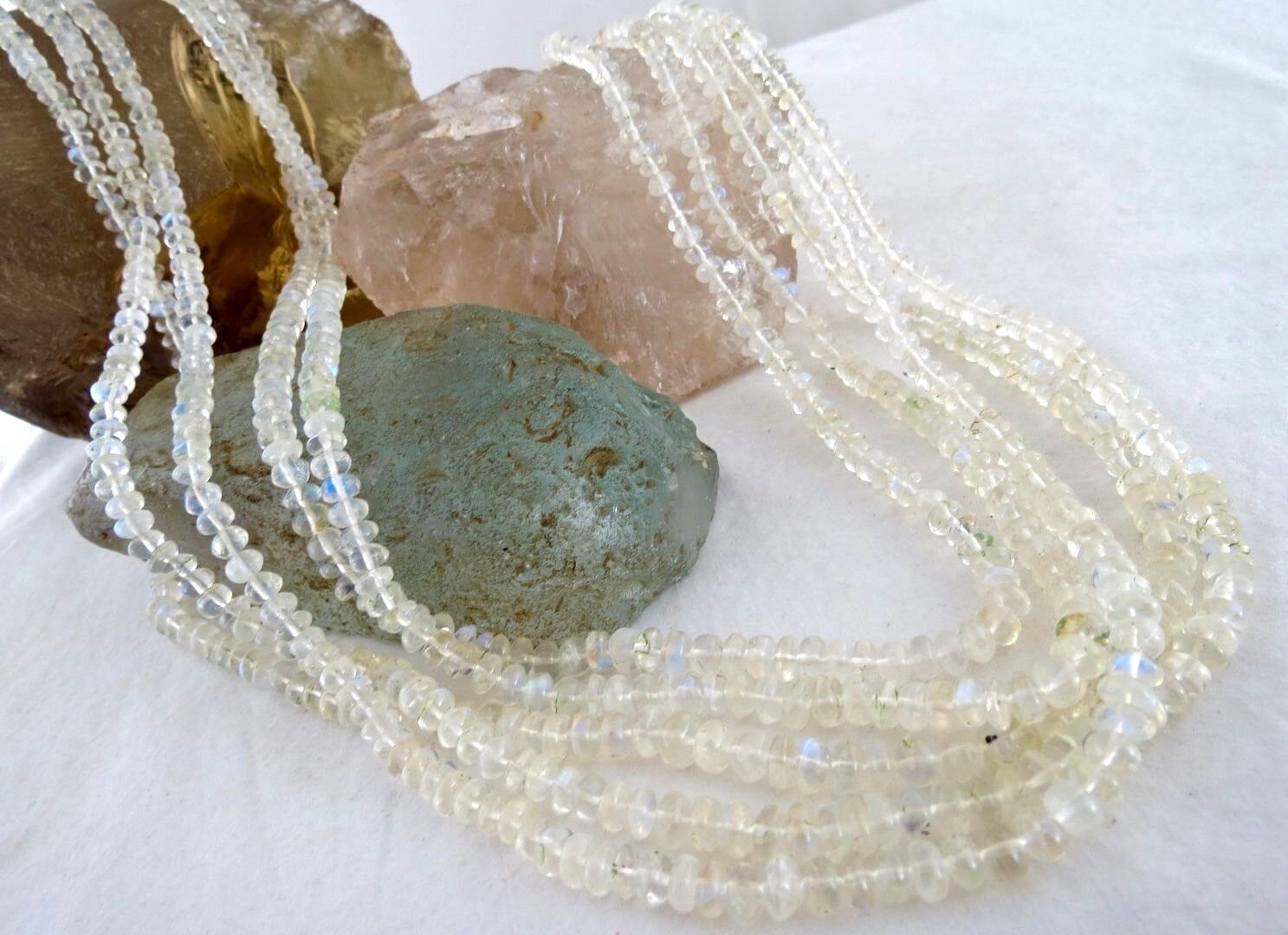 NATURAL RAINBOW MOONSTONE BEADS ROUND 626 CTS GEMSTONE NECKLACE WITH SILVER HOOK