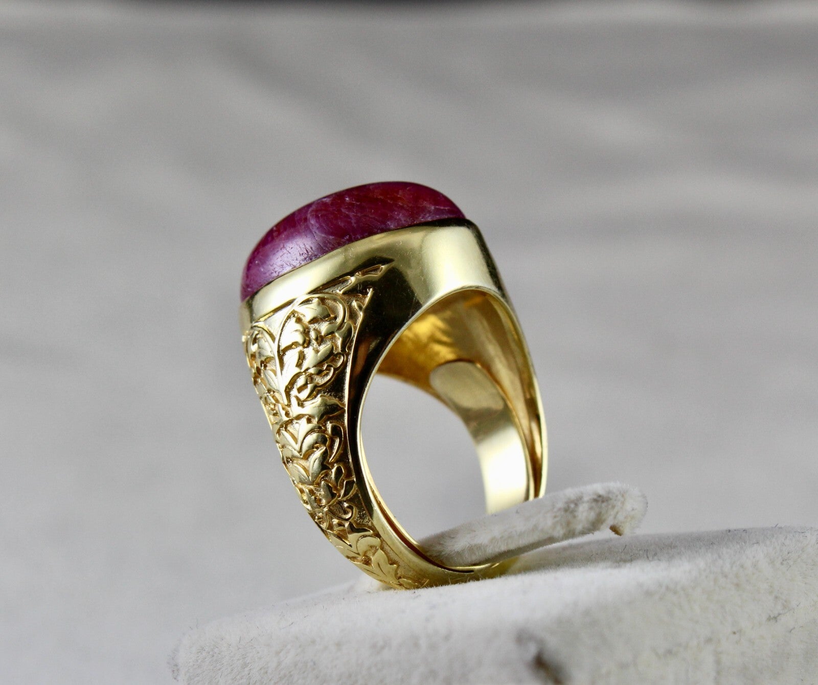 Big Red Natural Ruby 77.3ct Cabochon Engraved 925 Silver Gold Plated Ring
