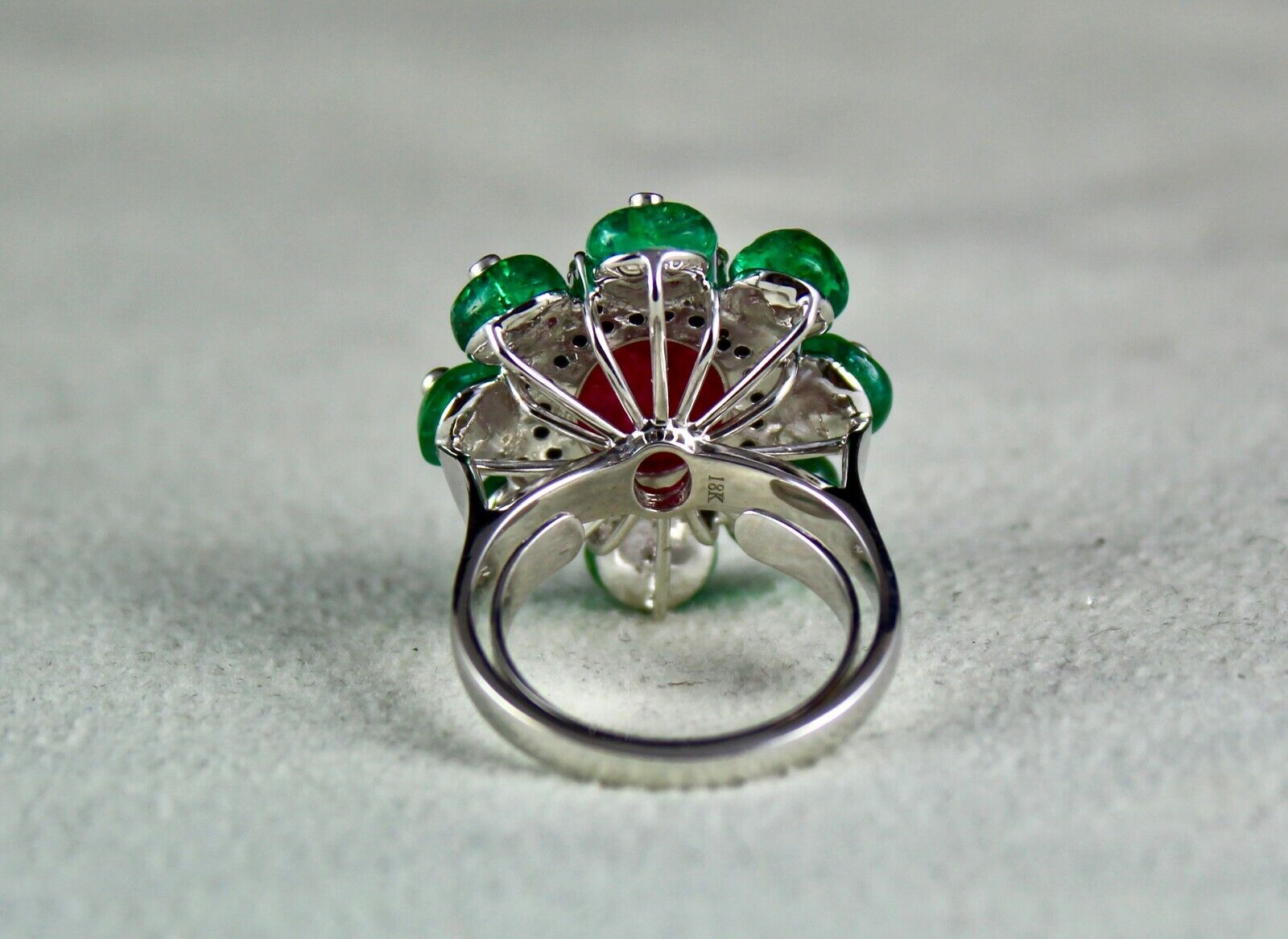 NATURAL NO HEAT BURMESE RUBY CABOCHON EMERALD DIAMOND 18 K GOLD IMPORTANT RING