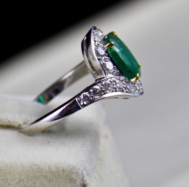 NATURAL ZAMBIAN EMERALD OVAL 1.50 CARATS GEMSTONE DIAMOND 18K GOLD LADIES RING