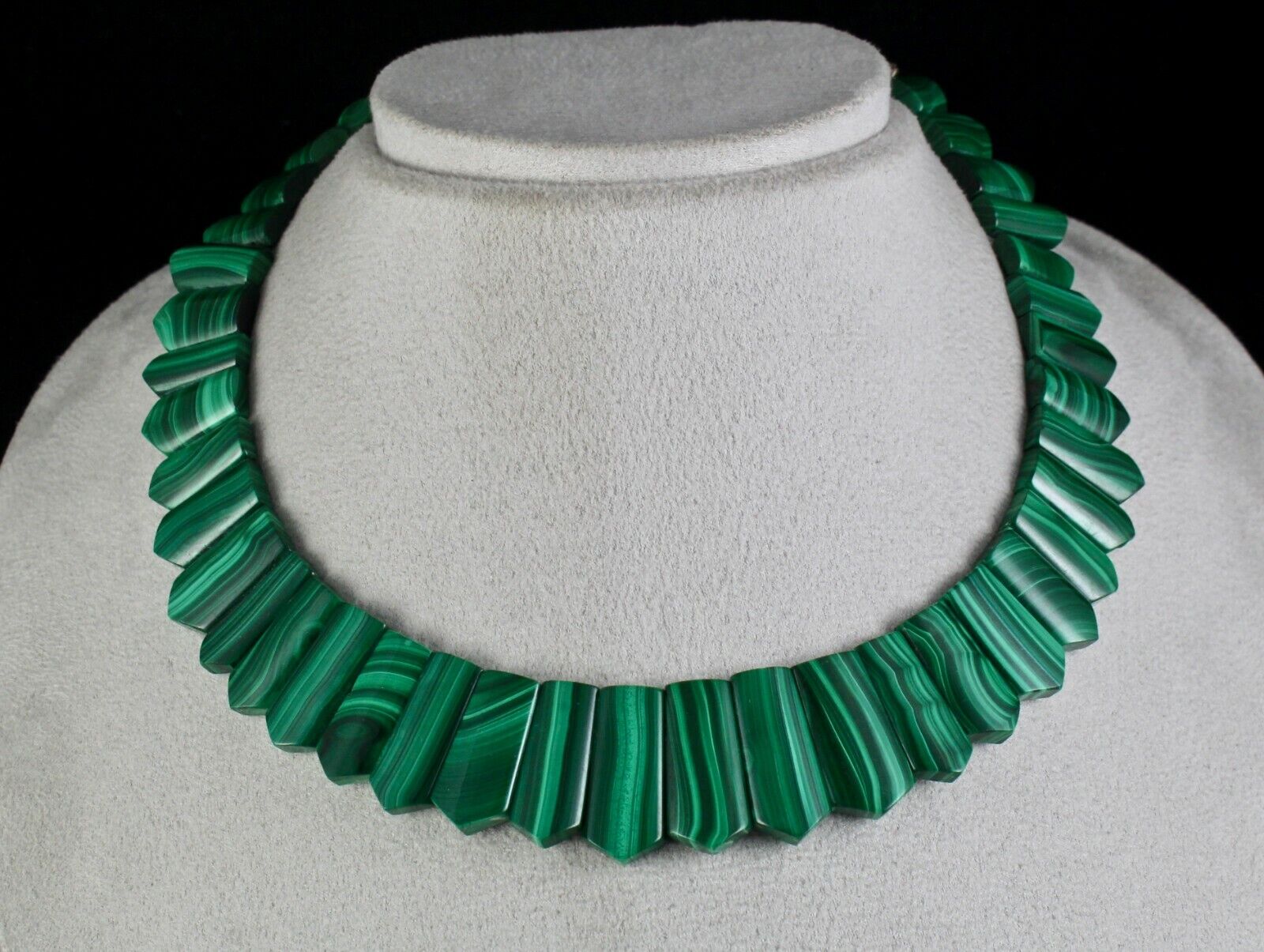 Natural Green Malachite Flat Cut 584 Ct Fine Gemstone Semi Precious Necklace