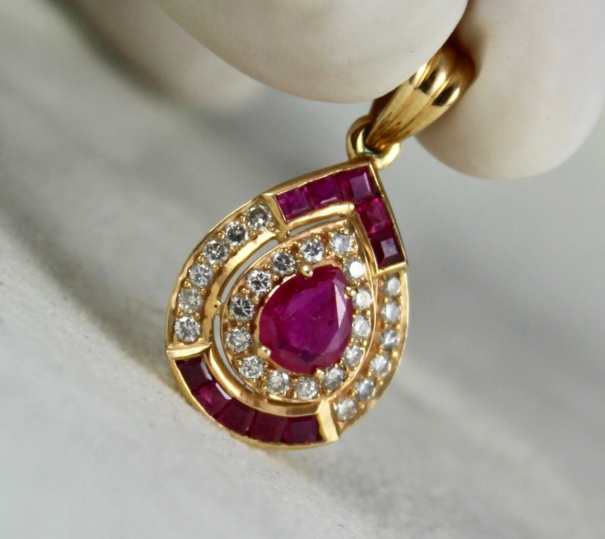OLD EXCLUSIVE NATURAL HEATED RUBY PEAR CUT DIAMOND PENDANT IN 18K YELLOW GOLD