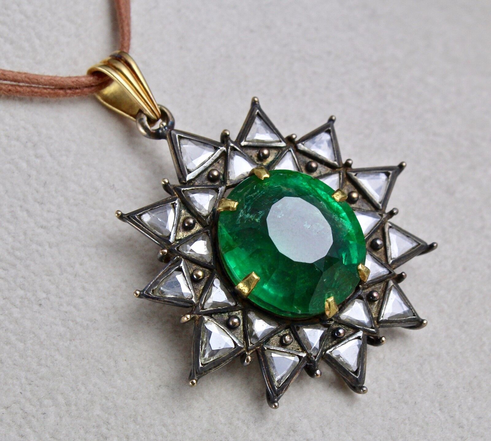 Antique Natural Emerald Oval Cut Old Diamond 18k Gold Vintage Pendant