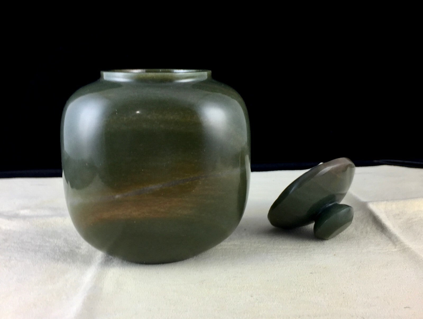 Handcrafted 4.5" Natural Agate Gemstone Carved Pot 2215 Ct Home Decor