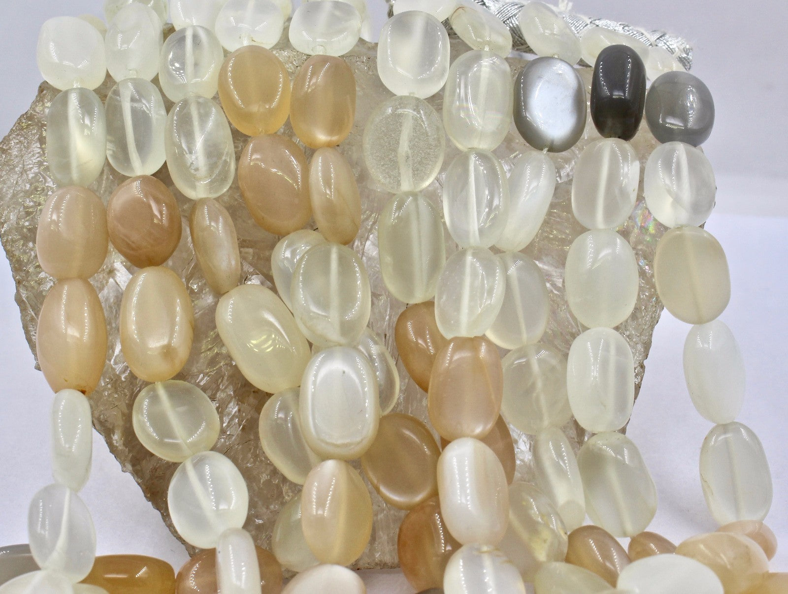Natural Multi Moonstone 950 Ct Beads Cabochon Gemstone Necklace For Party