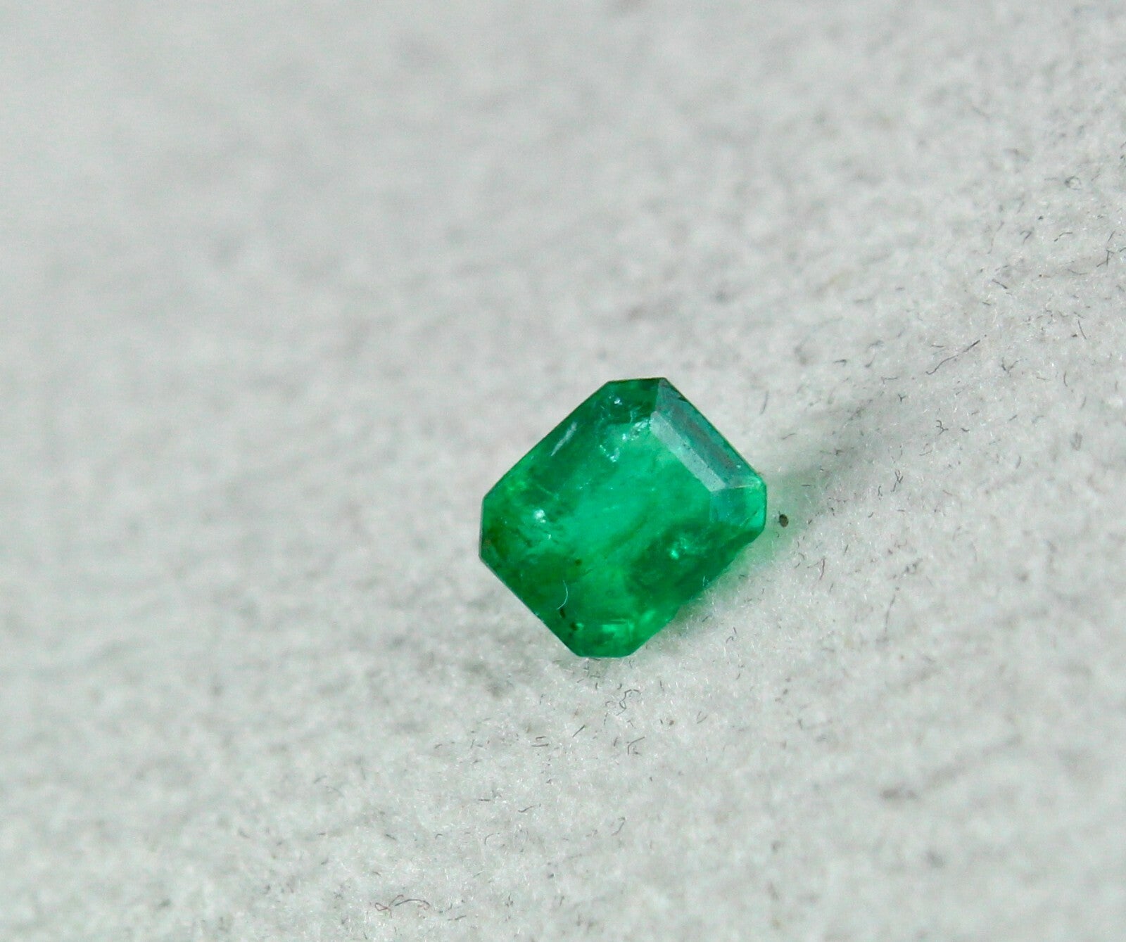 Natural Emerald Octagon 0.75 Ct 6x5mm Gemstone For Ring Pendant Design