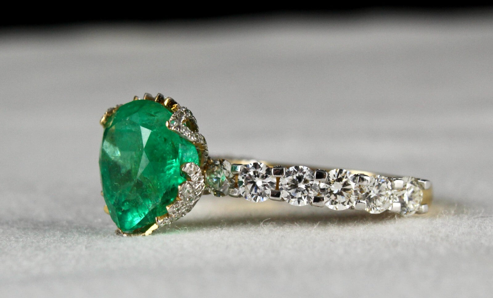 Certified Natural Emerald Heart Cut 27.4ct Diamond 18k Gold Cocktail Ring