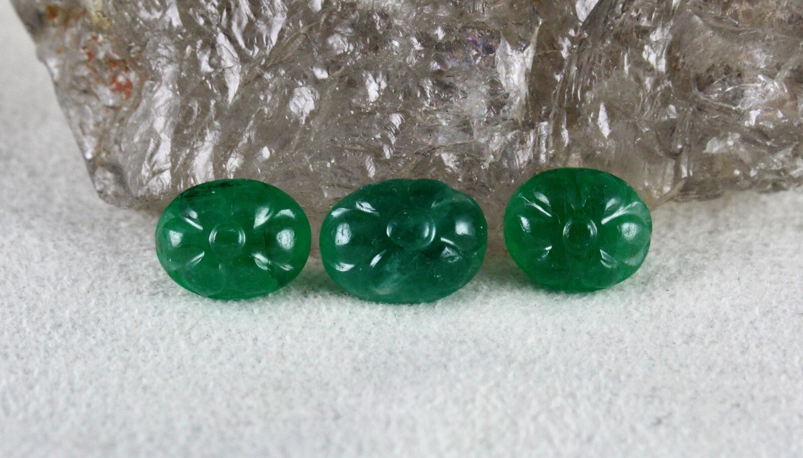 Certified Natural Zambia Emerald Carved 11.72 Ct Cabochon Gemstone For Ring