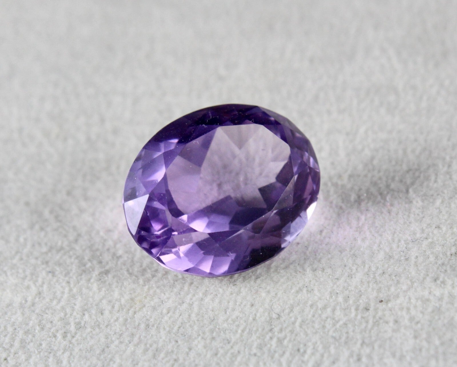 Natural Amethyst Oval Cut 21mm 25.37ct Purple Gemstone For Pendant Ring