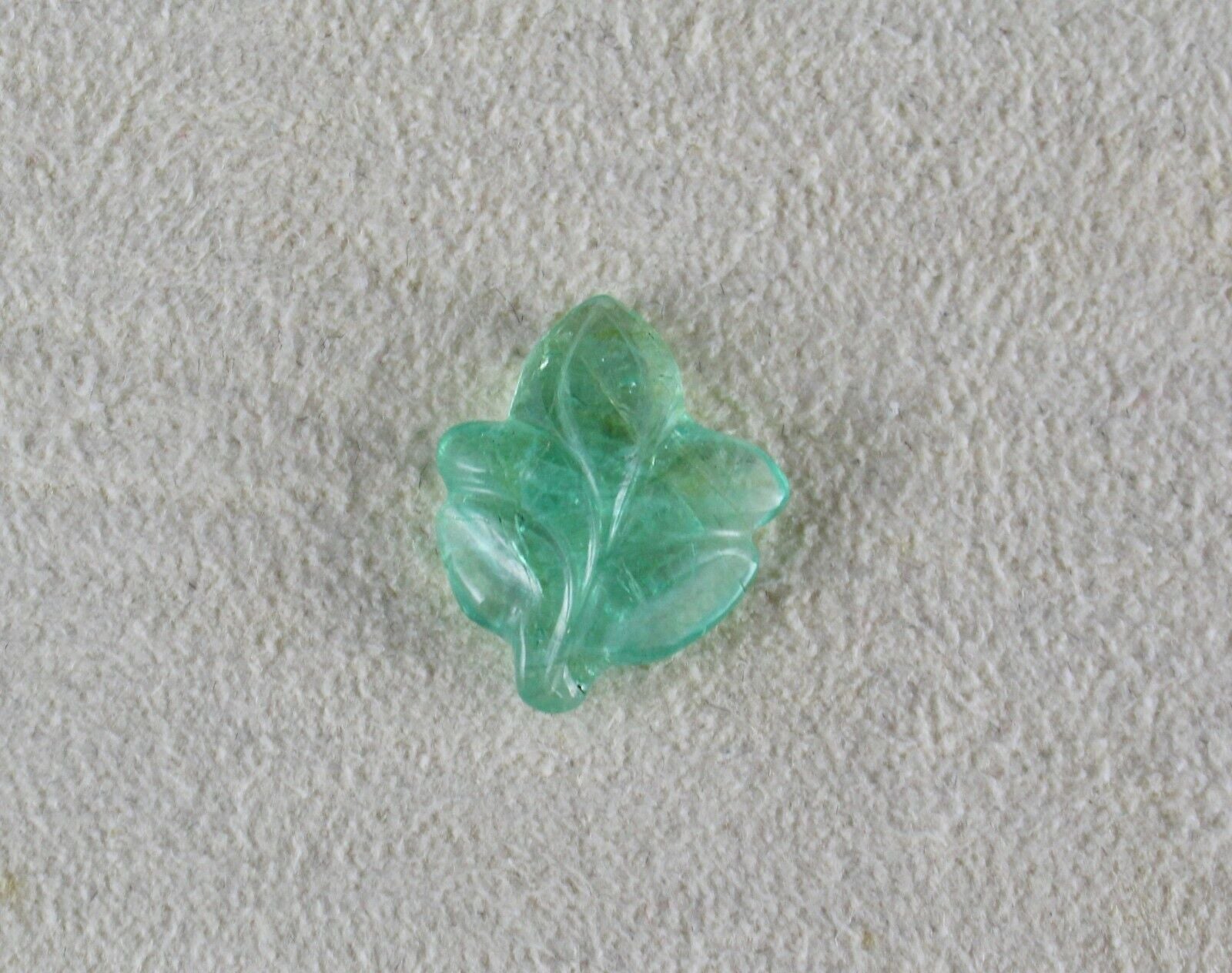NATURAL COLOMBIAN EMERALD CARVED LEAF 5.57 CARATS GEMSTONE FOR PENDANT RING