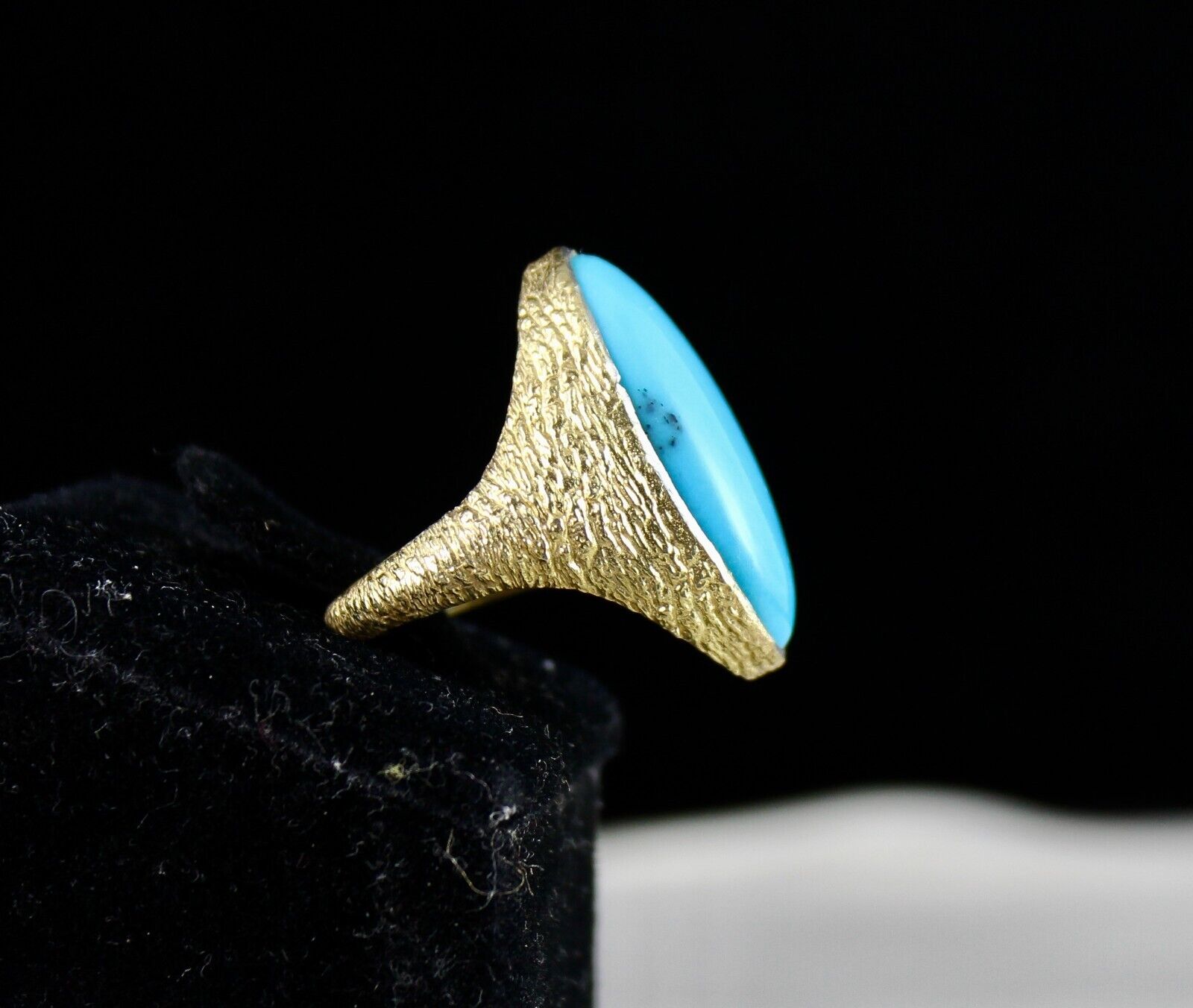 Natural Arizona Turquoise Cabochon Gemstone Engraved 925 Gold Plated Silver Ring