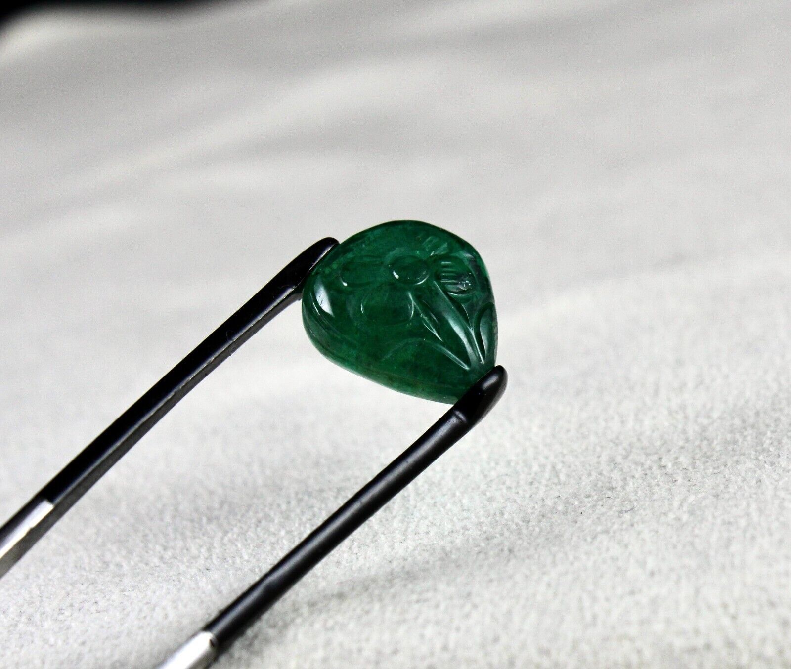 Natural Zambia Emerald Carved Pear 11.07 Ct Certified Gemstone For Ring Pendant