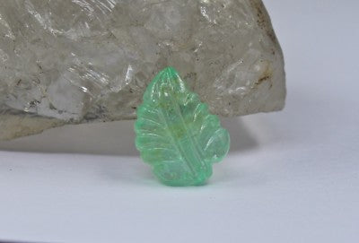 Natural Colombian Emerald 5.37 Ct Carved Leaf Gemstone For Ring Pendant