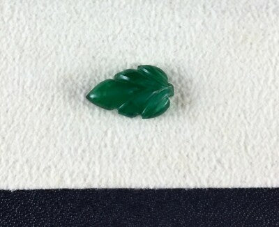 Natural Emerald 1.67 Ct Carved Leaf Gemstone For Ring Pendant Design