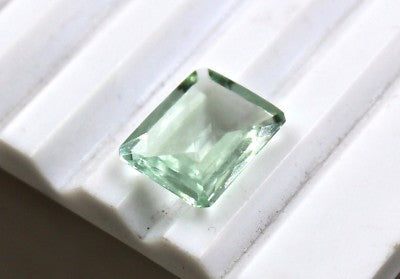 Natural Green Aquamarine 7.75 Carat Octagon Cut Gemstone For Ring Pendant