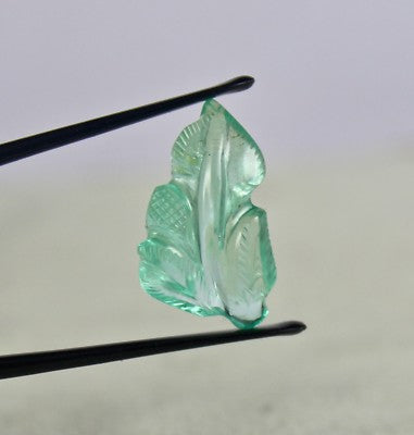 Natural Colombian Emerald 13.64 Ct Carved Leaves Gemstone Pendant