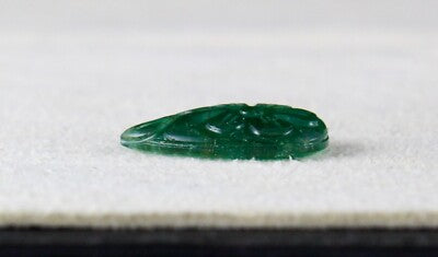 Zambian Emerald Pear 4.50ct Carved Gemstone Ring Pendant Designing, For Women