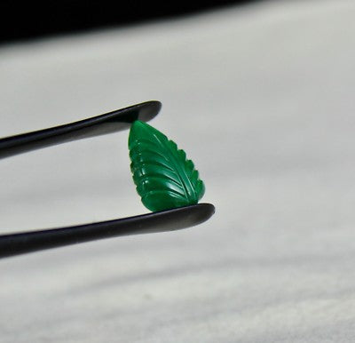 Zambia Natural Emerald Carved Leaf Gemstone 3.71 Ct Certified For Ring Pendant