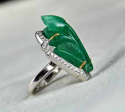 Certified Natural Emerald 10ct Leaf Carved Natural Diamond 18k Gold Antique Ring