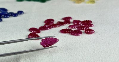 Certified Multi Emerald Ruby Sapphire Carved Leaves Loose Gemstone Necklace Set