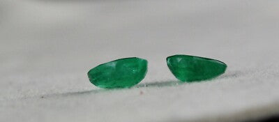 Natural Zambian Emerald Oval 1.52 Ct 7x5 Mm Gemstone Pair Earring Design