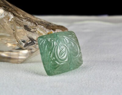 Antique Carved 71.40 Ct Natural Greenish Blue Aquamarine Gemstone For Pendant