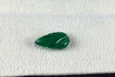 Natural Emerald 1.67 Ct Carved Leaf Gemstone For Ring Pendant Design