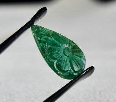 Zambian Emerald Pear 4.50ct Carved Gemstone Ring Pendant Designing, For Women