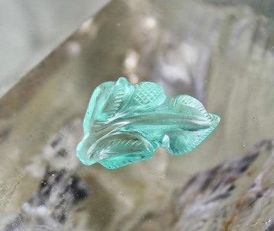 Natural Colombian Emerald 13.64 Ct Carved Leaves Gemstone Pendant