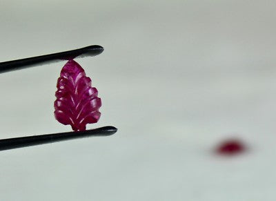 Natural Ruby 4.74 Ct Carved Leaves Loose Gemstone For Earring Design