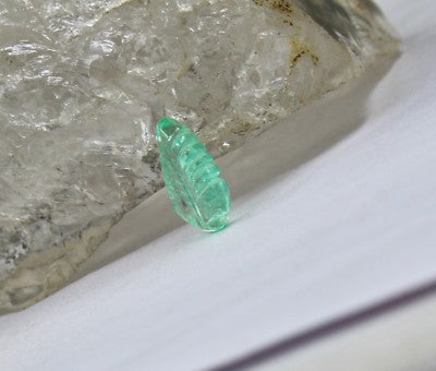 12x9 Mm Natural Colombian Emerald 2.47ct Carved Leaf Gemstone For Ring Pendant