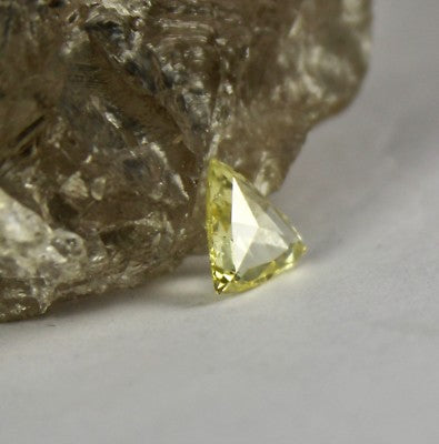 Certified 8x8 Mm Natural Rose Cut Yellow Diamond 0.98 Ct Triangle For Pendant