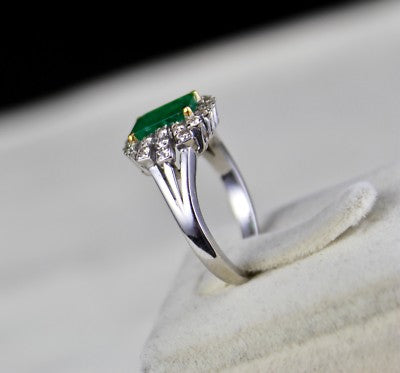 Certified Natural Zambian Emerald 1.67ct Ring 18k Gold Natural Diamond