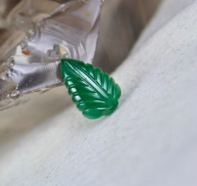 Zambia Natural Emerald Carved Leaf Gemstone 3.71 Ct Certified For Ring Pendant