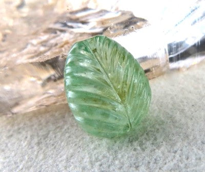 Certified Natural Emerald 17 Ct Carved Leaves Gemstone For Pendant Designing
