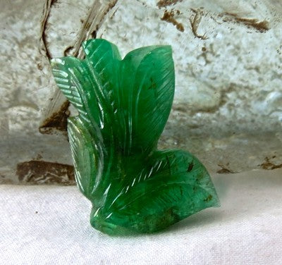 Certified Natural Zambian Emerald Leaf 25x20mm 20.94ct Gemstone For Pendant