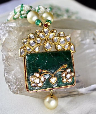 Certified Natural Emerald 10ct Carved Natural Diamond 18k Gold Pearl Necklace