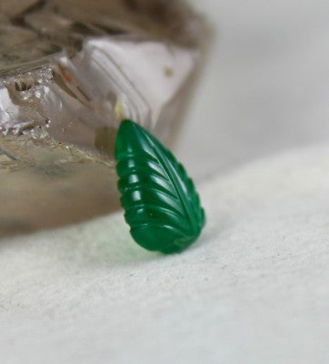 Zambia Natural Emerald Carved Leaf Gemstone 3.71 Ct Certified For Ring Pendant