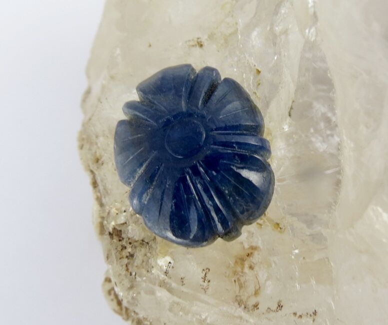 GTL CERTIFIED NATURAL BLUE SAPPHIRE CARVED FLOWER 20 CTS RARE GEMSTONE FOR RING