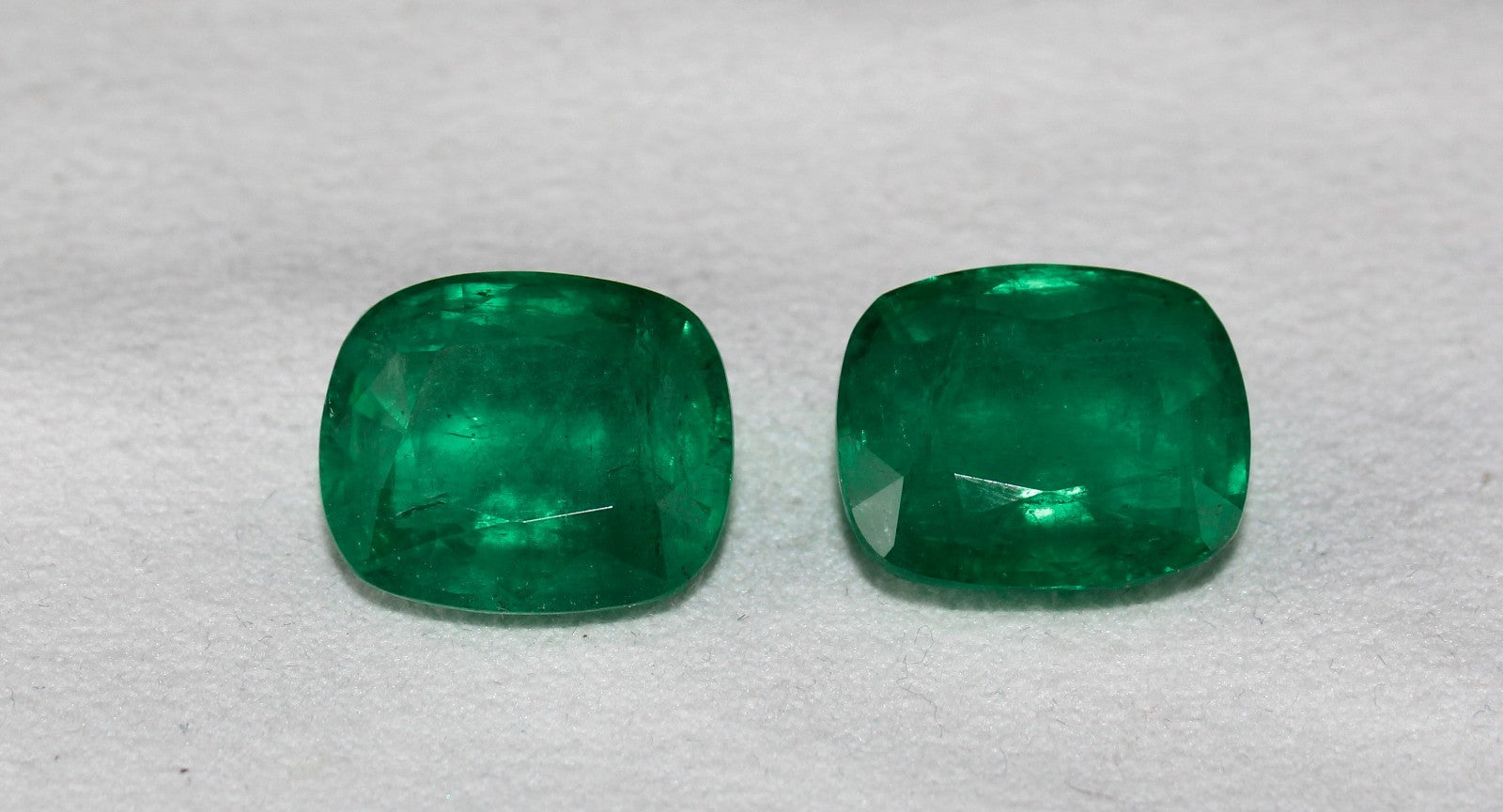 Certified Natural Emerald Cushion 51.81 Ct Loose Gemstone Pair Design Earring
