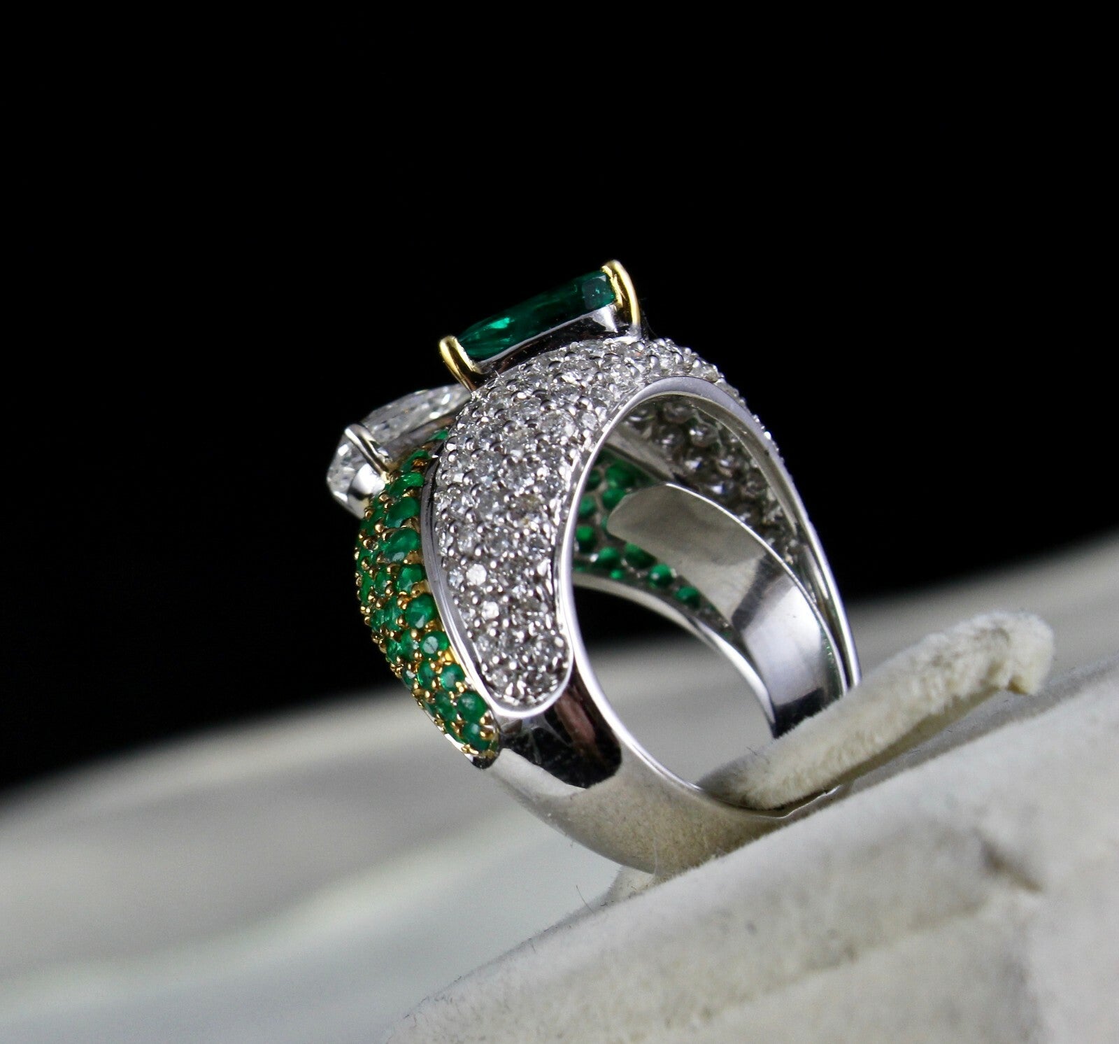 Certified Natural Emerald 10ct Rose Cut Natural Diamond 18k Gold Cocktail Ring