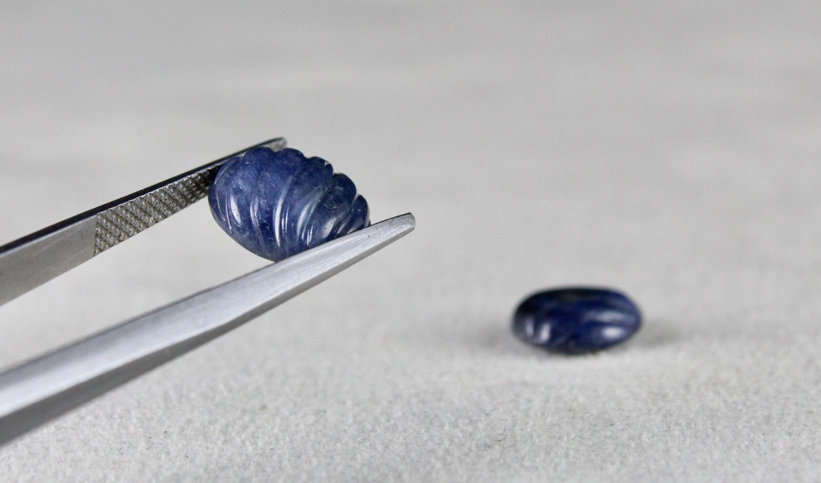 Natural Carved Blue Sapphire 10.90 Ct Oval 2pc Gemstone For Earrings Design